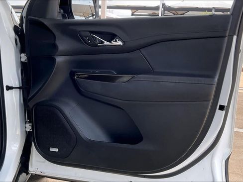 Certified 2022 GMC Acadia AT4 w/ Technology Package image 22