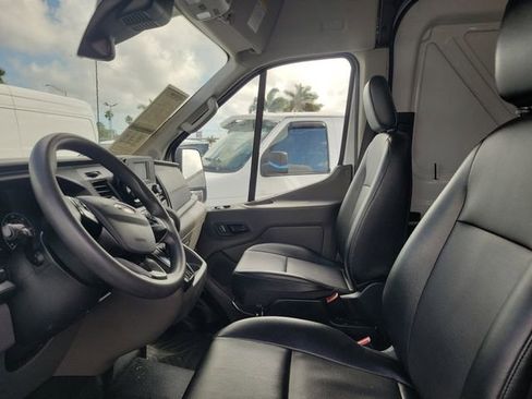 Used 2023 Ford Transit 250 Medium Roof image 19