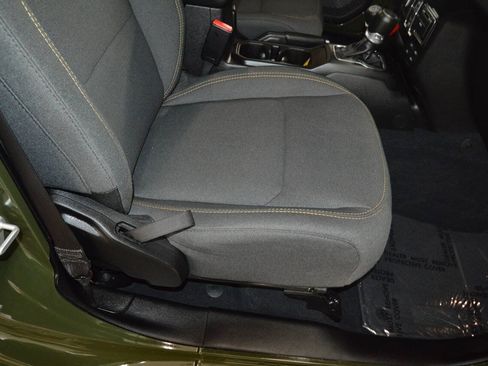 Used 2024 Jeep Wrangler Unlimited w/ Convenience Group AWD/4WD image 7