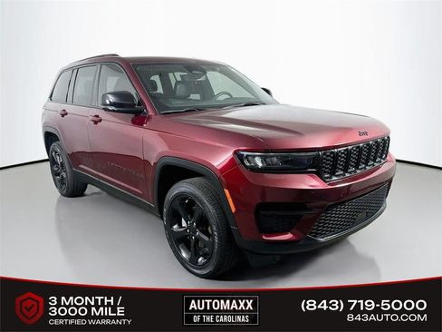 Used 2023 Jeep Grand Cherokee Altitude RWD image 1