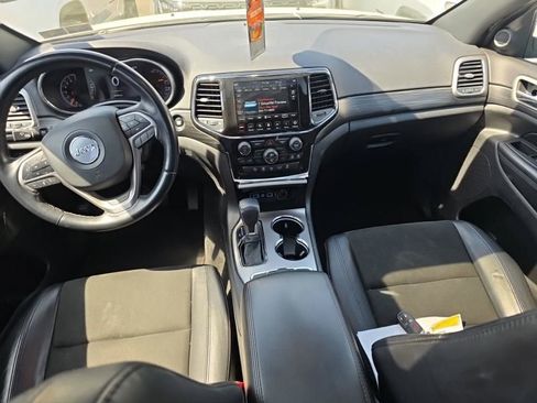 Used 2022 Jeep Grand Cherokee Laredo X AWD/4WD image 13