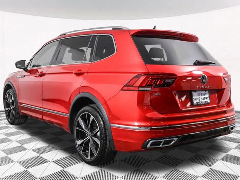 Used 2024 Volkswagen Tiguan SEL R-Line image 17