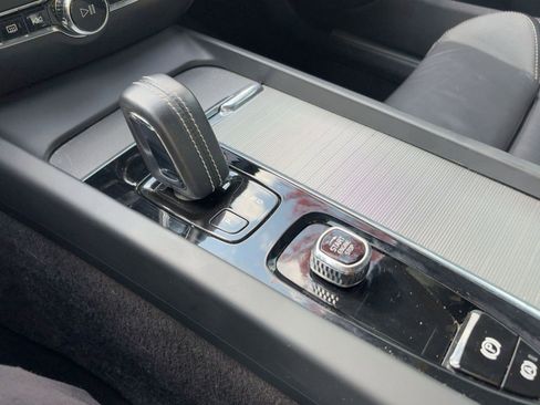 Certified 2022 Volvo S60 B5 R-Design w/ Advanced Package image 17