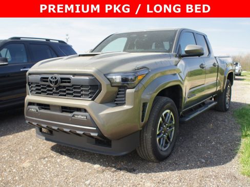 Used 2024 Toyota Tacoma TRD Sport w/ TRD Sport Premium Package image 1