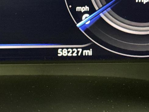 Used 2022 Volkswagen Atlas SE w/ Black Wheel Package image 6