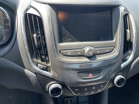 Used 2019 Chevrolet Cruze LT FWD image 6
