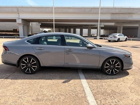 Used 2023 Honda Accord Touring image 6