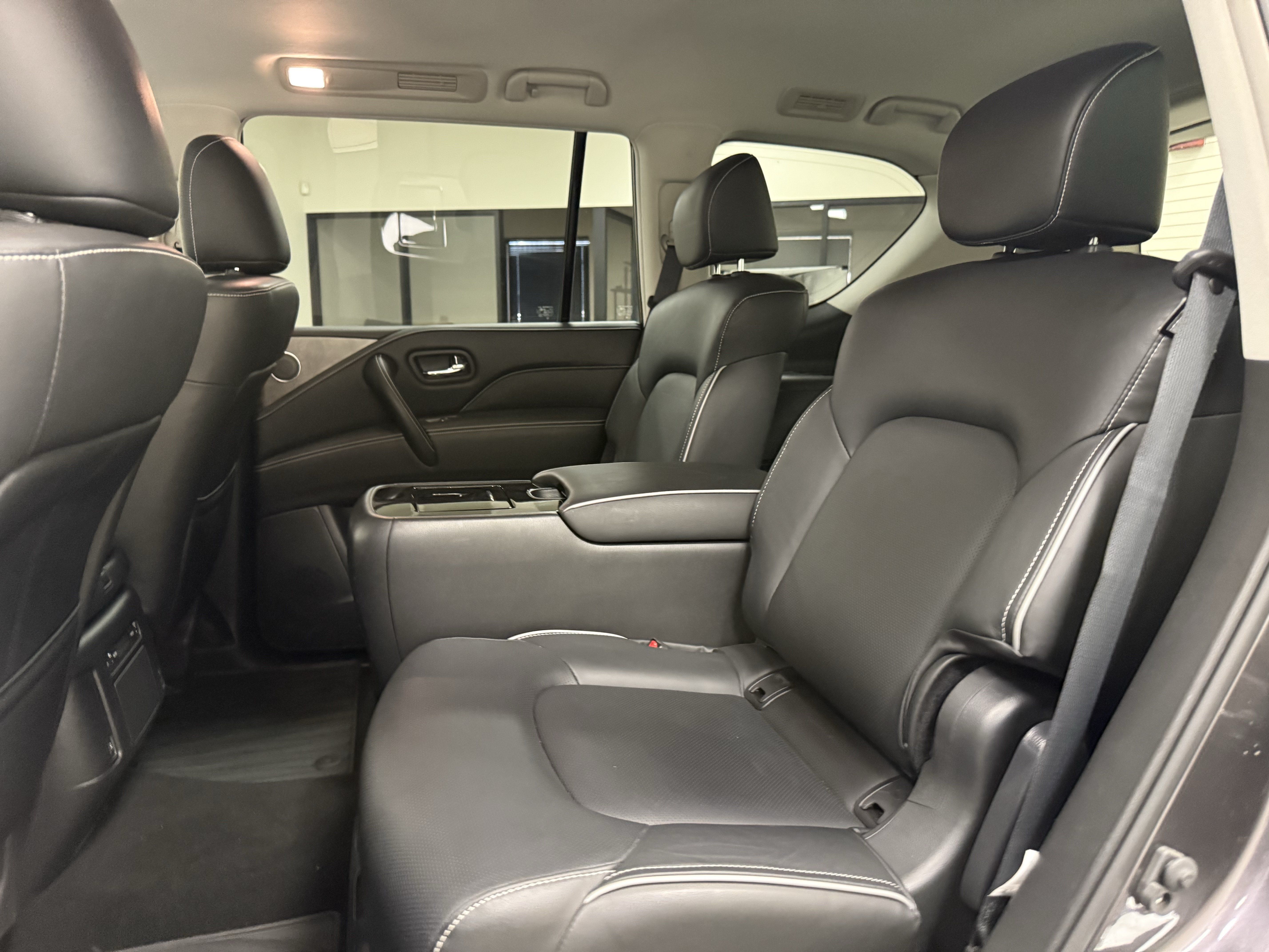 Used 2022 INFINITI QX80 Premium Select w/ All-Season Package RWD image 15