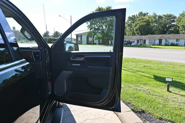 Used 2023 GMC Sierra 1500 Denali w/ Denali Reserve Package AWD/4WD image 18