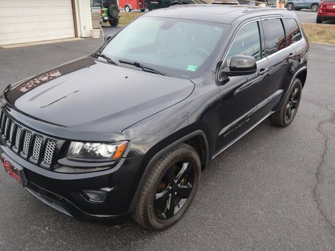 Used 2015 Jeep Grand Cherokee Altitude image 11