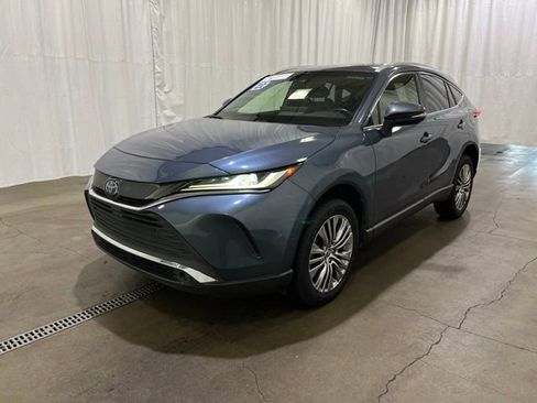 Certified 2022 Toyota Venza XLE AWD/4WD image 8
