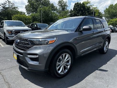 Certified 2023 Ford Explorer XLT w/ Equipment Group 202A AWD/4WD image 9