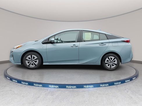 Used 2017 Toyota Prius Four image 9