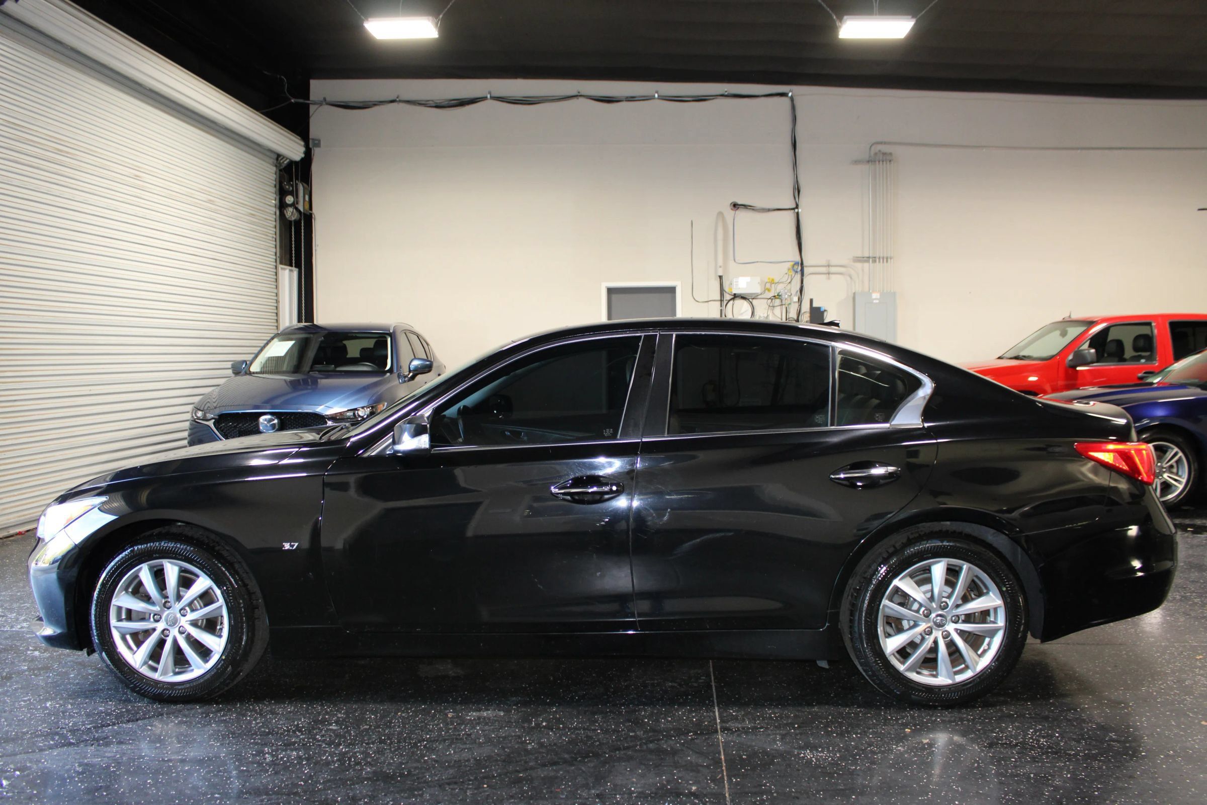 Used 2014 INFINITI Q50 Premium w/ Navigation Package AWD/4WD image 6