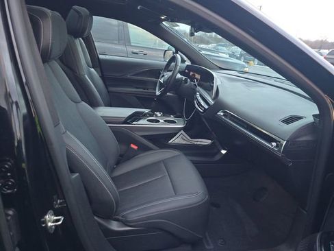 Used 2024 Cadillac Lyriq Luxury AWD/4WD image 18