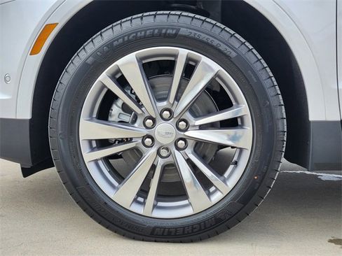 New 2026 Cadillac XT5 Premium Luxury w/ Driver Assist Package image 9