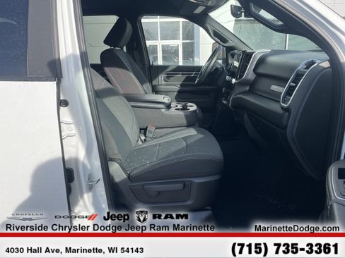 Used 2024 RAM 2500 Big Horn w/ Sport Appearance Package image 26