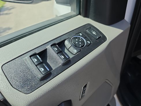 Used 2021 Ford F350 XLT w/ XLT Premium Package AWD/4WD image 19