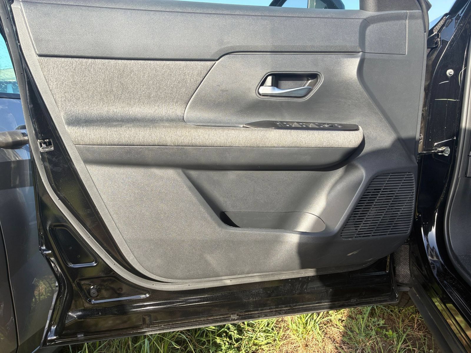 Used 2026 Nissan Kicks SV w/ Cold Weather Package FWD image 18