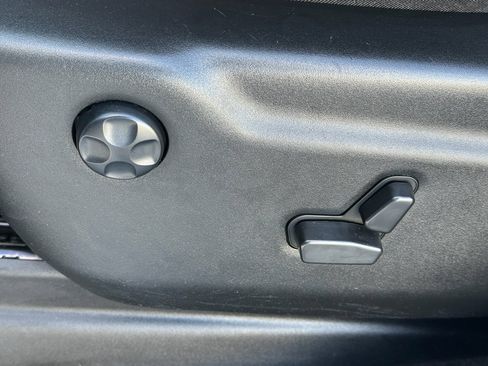 Used 2022 Jeep Grand Cherokee Limited image 14