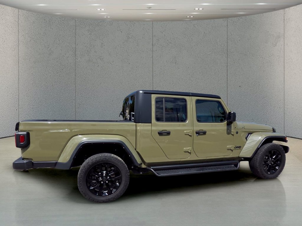 Used 2025 Jeep Gladiator Sport AWD/4WD image 5