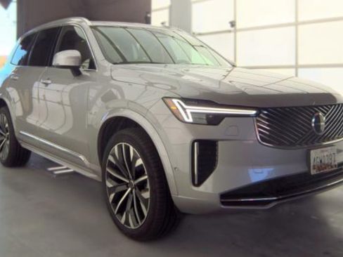 Used 2026 Volvo XC90 B6 Plus AWD/4WD image 2