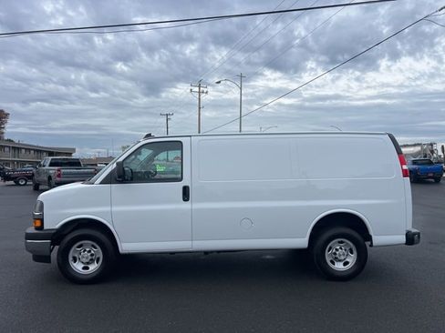 Used 2024 Chevrolet Express 2500 w/ Driver Convenience Package image 11