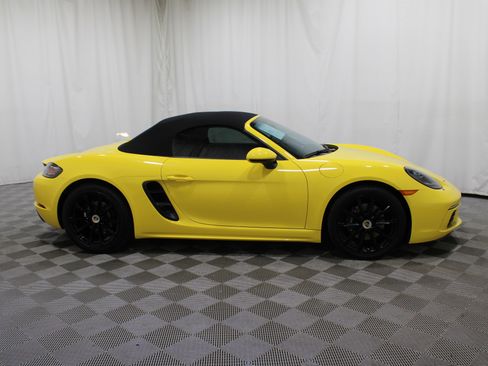 Used 2023 Porsche 718 Boxster w/ Sport Chrono Package image 27