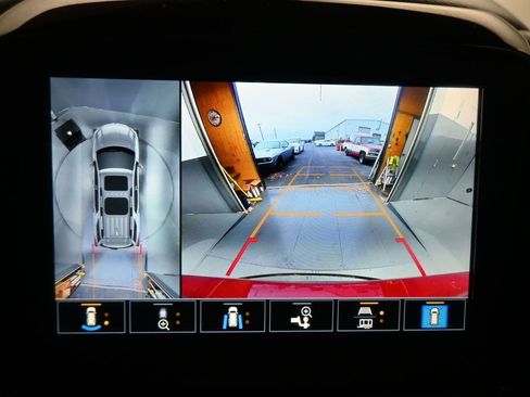 Used 2023 Chevrolet Traverse RS image 26