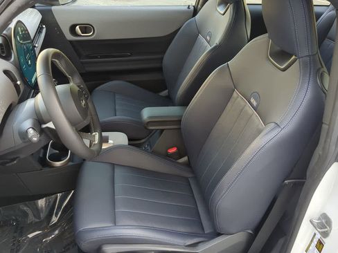 Used 2025 MINI Cooper 2-Door Hardtop image 16