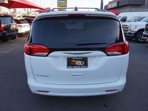 Used 2021 Chrysler Voyager Lxi image 7