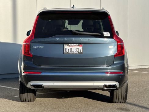 Used 2021 Volvo XC90 T8 Inscription Expression w/ Climate Package image 4