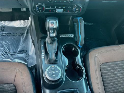 Used 2023 Ford Bronco Outer Banks AWD/4WD image 17