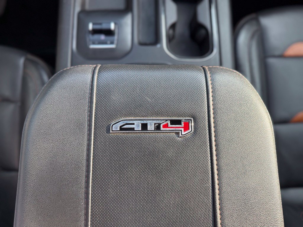 Used 2025 GMC Sierra 2500 AT4 w/ AT4 Premium Plus Package AWD/4WD image 29