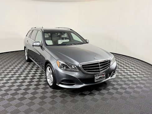 Used 2016 Mercedes-Benz E 350 4MATIC Luxury Wagon image 4