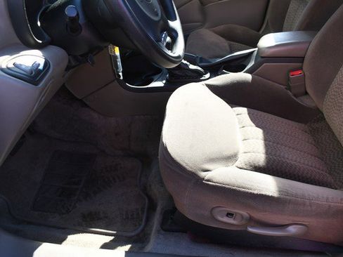 Used 2002 Pontiac Grand Am SE image 15