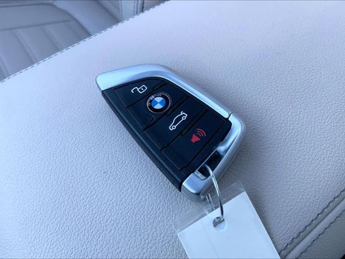 Used 2019 BMW 330i xDrive Sedan w/ M Sport Package image 15