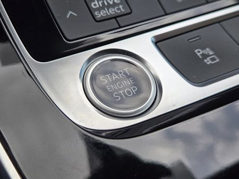 Used 2023 Audi Q8 Premium Plus AWD/4WD image 23