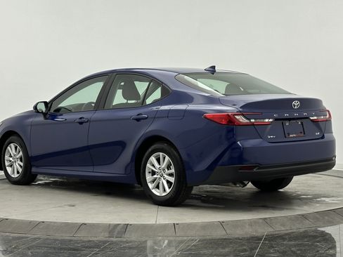Used 2025 Toyota Camry LE image 4