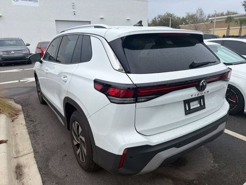 Used 2025 Volkswagen Tiguan S image 9