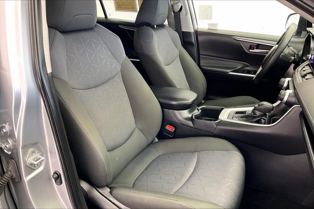 Used 2025 Toyota RAV4 XLE AWD/4WD image 6