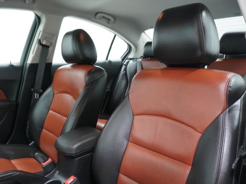 Used 2014 Chevrolet Cruze LT FWD image 11