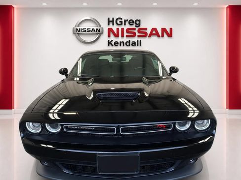 Used 2022 Dodge Challenger R/T RWD image 5