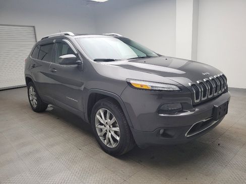 Used 2018 Jeep Cherokee Limited image 11