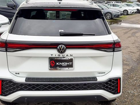 New 2026 Volkswagen Tiguan SE R-Line image 9