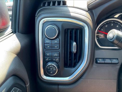 Used 2019 Chevrolet Silverado 1500 LTZ w/ LTZ Premium Package AWD/4WD image 32