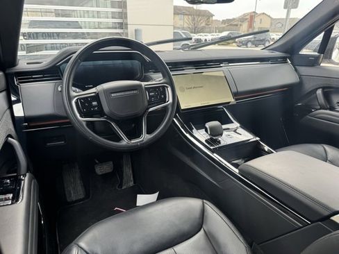 Used 2025 Land Rover Range Rover Sport SE image 9