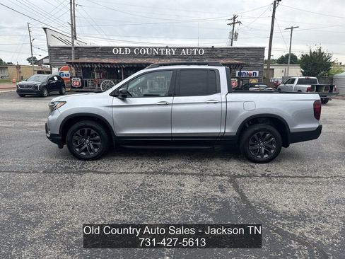 Used 2021 Honda Ridgeline Sport image 1