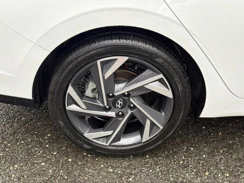 Certified 2025 Hyundai Elantra SEL FWD image 7