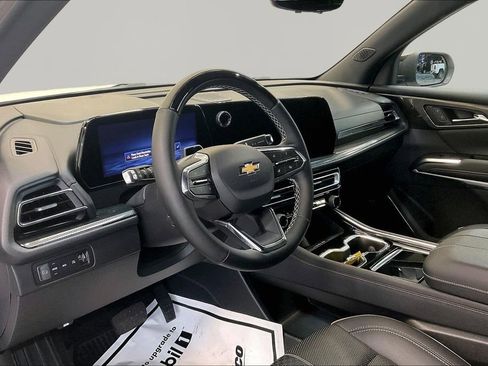 Used 2025 Chevrolet Traverse High Country w/ LPO, Floor Liner Package AWD/4WD image 19